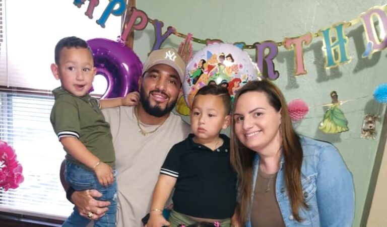 ICE arresta a inmigrante guatemalteco en presencia de su esposa y de sus pequeños hijos gemelos, en Milford