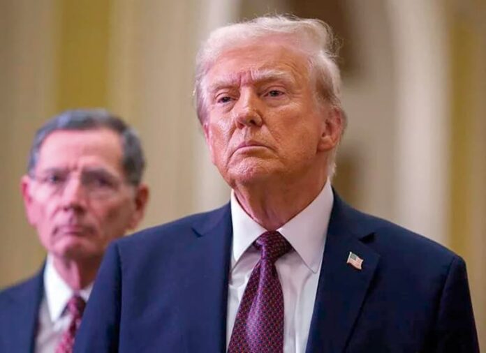 Duras críticas a Trump por prohibir ingreso a personas de 12 países