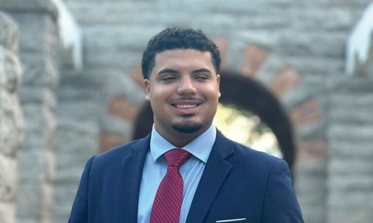 Alejandro Báez de origen dominicano lanza su candidatura como miembro del Comité Escolar de Methuen