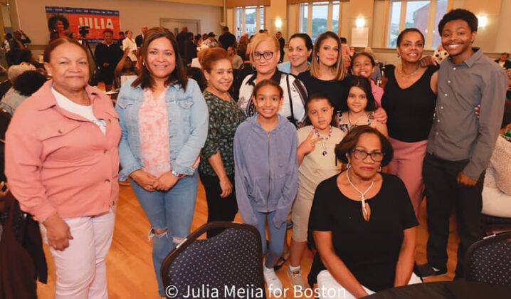 Exitoso lanzamiento de campa&ntilde;a a la reelecci&oacute;n de concejal Julia Mej&iacute;a