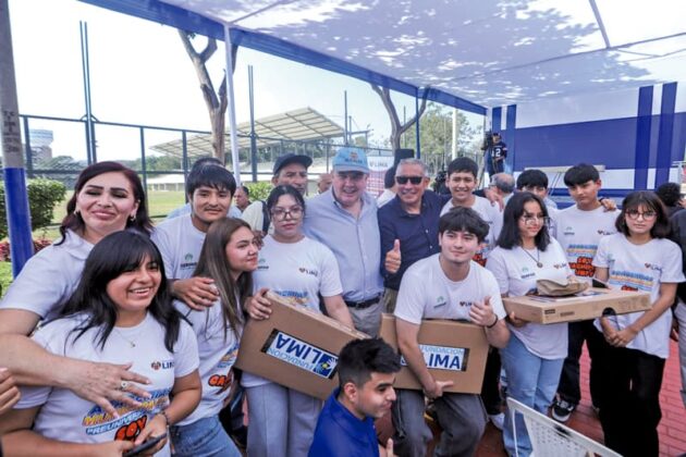 Creador de hoteles y due&ntilde;o de las mejores empresas ferroviarias en el Per&uacute;, Rafael L&oacute;pez Aliaga le est&aacute; cambiando la cara a Lima como alcalde y ahora dice tener &ldquo;un plan de gobierno para el Per&uacute;&rdquo; pese a que a&uacute;n no decide su candidatura presidencial en medio de las celebraciones por Fiestas Patrias.