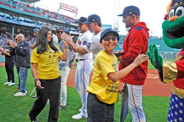 Premiaci&oacute;n de estudiantes en Fenway Park
