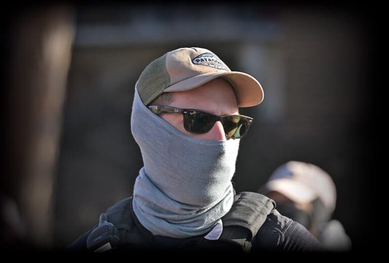 Agentes de inmigración ¿Deben o no usar mascarillas?