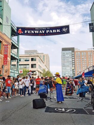 Fenway Park vivi&oacute; la mejor &ldquo;Noche Mexicana&rdquo;