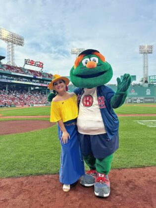 Fenway Park vivi&oacute; la mejor &ldquo;Noche Mexicana&rdquo;
