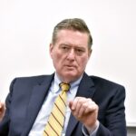Ed Augustus, secretario de la Oficina Ejecutiva de Vivienda y Comunidades Habitables de Massachusetts.