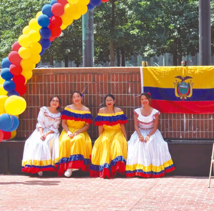 12y13 Ecuatorianos celebraron 14