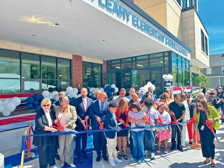 Gran impacto por inauguración de Francis M. Leahy en Lawrence