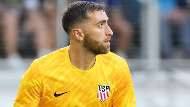 Matt Turner vuelve a la MLS para jugar con Revolution