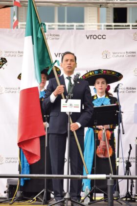 East Boston, uno de los distritos de Boston con m&aacute;s rostro latino, fue el punto de encuentro de una comunidad mexicana que sali&oacute; a las calles para celebrar con orgullo el aniversario de la Independencia de M&eacute;xico con el festival anual &ldquo;Viva M&eacute;xico Boston&rdquo;, un festival lleno de cultura, m&uacute;sica, danza y unidad comunitaria organizado por el Centro Cultural Ver&oacute;nica Roble