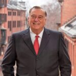 presidente de la Cámara de Representantes, Ronald J. Mariano (demócrata por Quincy)