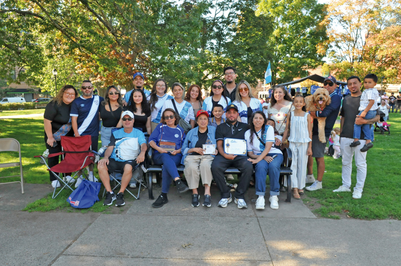 Guatemaltecos marcan historia en Waltham 1 Guatemaltecos marcan
historia en Waltham