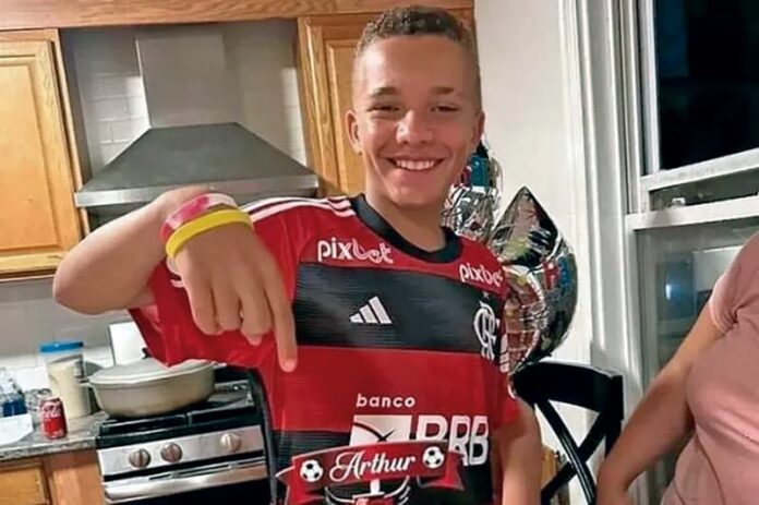 Niño detenido por Ice