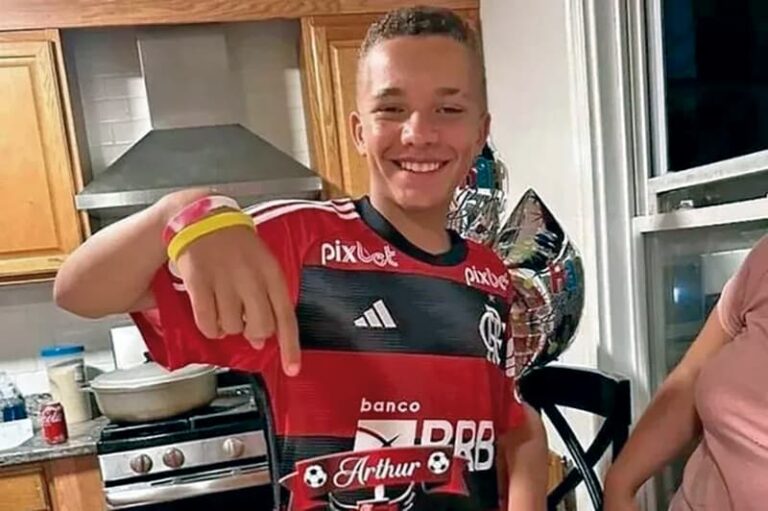 Niño detenido por Ice