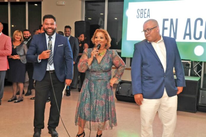 Milagros Marte, "La Gordita consentida", bromeó con sus invitados.