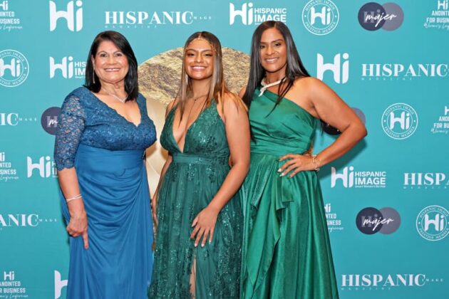 Taina, su madre y Abuela