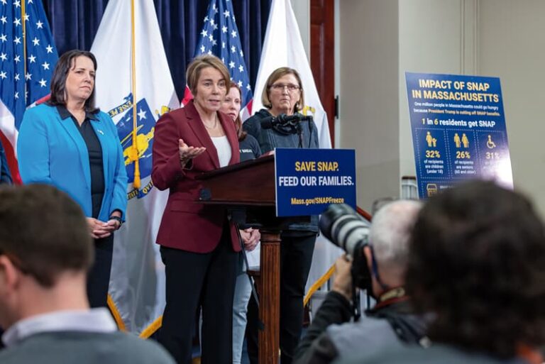 Gobernadora Healey lanza duras críticas a Trump