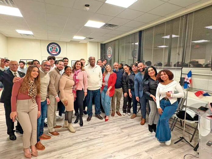 Con gran entusiasmo compartieron su primera visita al Consulado dominicano en Boston.