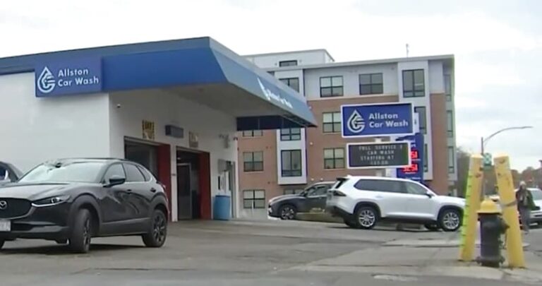 gentes de ICE se llevan a nueve inmigrantes de autolavado en Allston