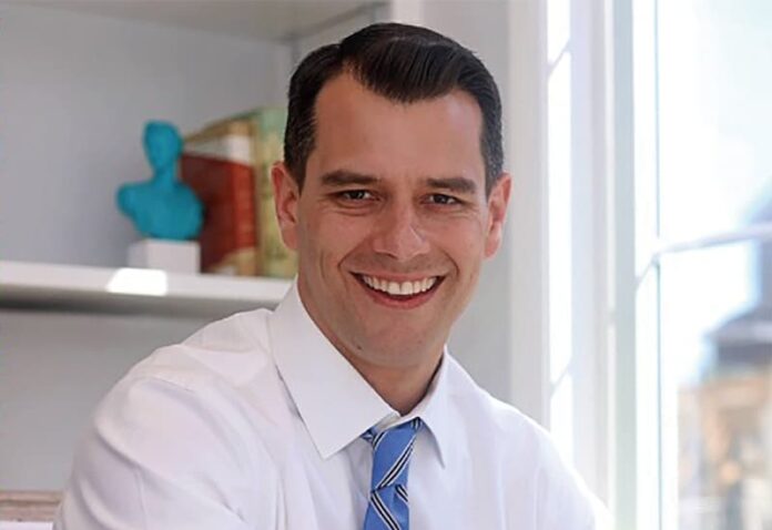 Alcalde Jared Nicholson comienza su segundo mandato