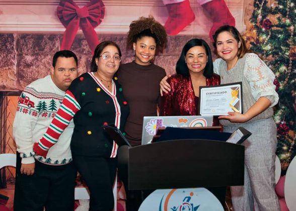 Roger Steven, Gleny Espinal, Nicole Troncoso, Raquel Quezada y Luzmar Centeno