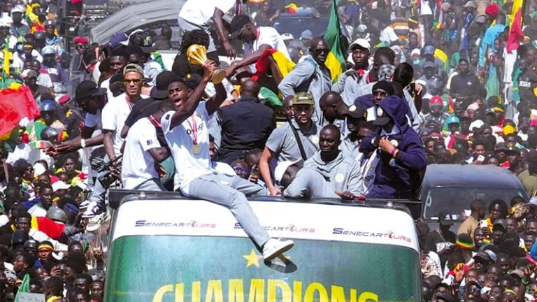 Senegal llega a Dakar con el trofeo de CAMPEON DE AFRICA