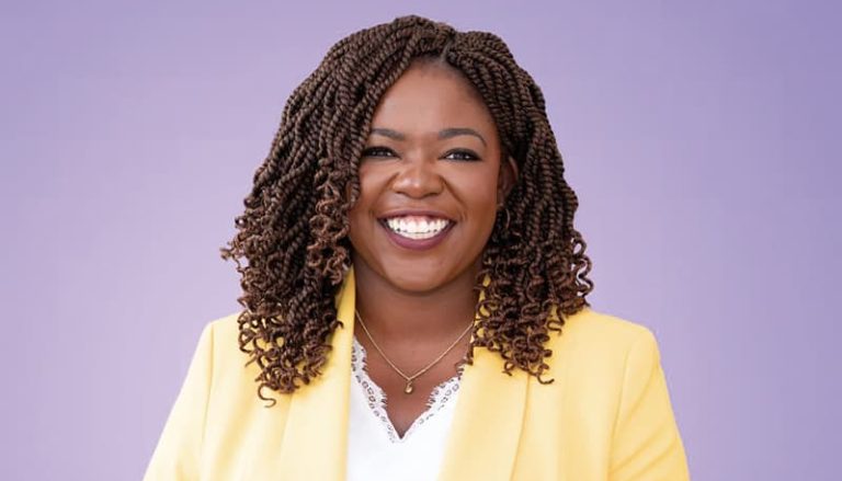 La concejal de toda la ciudad, la más votada por varios periodos, dejó el cargo de presidenta del Concejo de Boston, Ruthzee Louijeune, con un legado de resiliencia