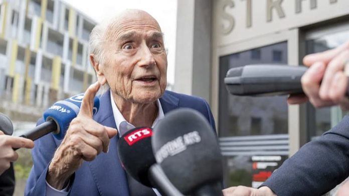 Blatter respaldó una propuesta de boicot de los aficionados por la conducta del presidente Trump y su administración