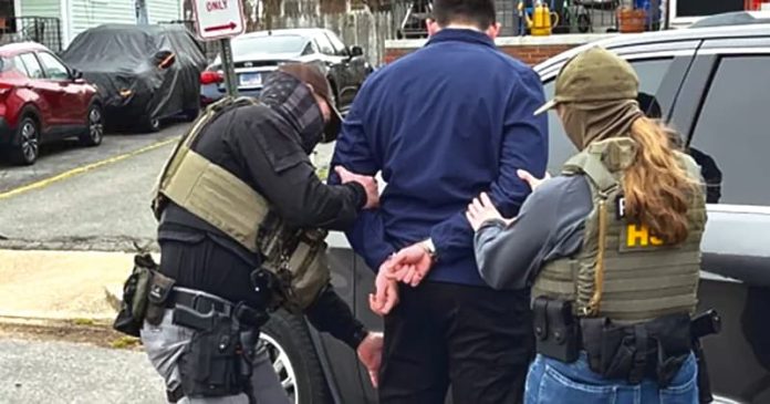 ICE arresta inmigrante en Roslindale generando protestas
