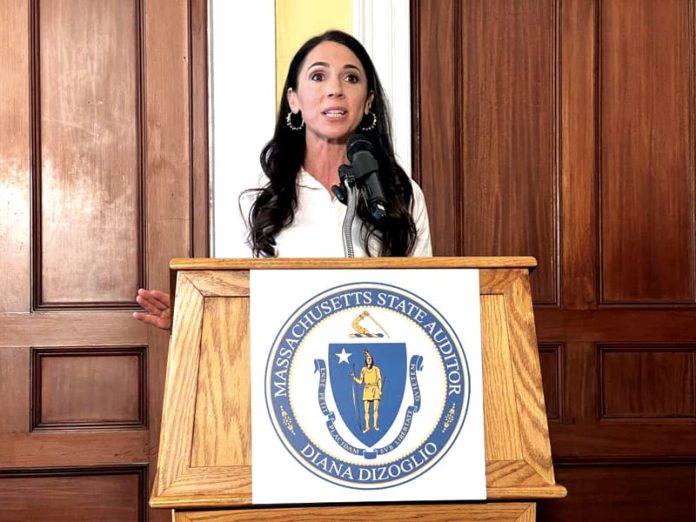 Auditora estatal, Diana DiZiglio.