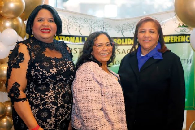 Delmi M Ram&iacute;rez Marrero (panelista), Berkis D&iacute;az y Agustina M. del Comit&eacute;.