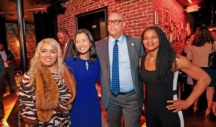 Hulda Suazo, reconocida activista, alcaldesa Michelle Wu, Fiscal de Boston, Kevin Hayden y la senadora estatal, Lydia Edwards.