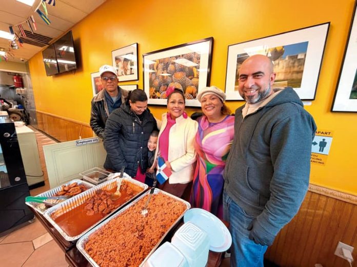 Yonatan Peña, Milagros Marte, Rosana Rivera, Heriberto Rodriguez apoyando el evento.