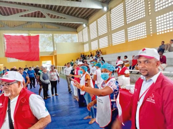 Voluntarios se hicieron presente en campa&ntilde;a.