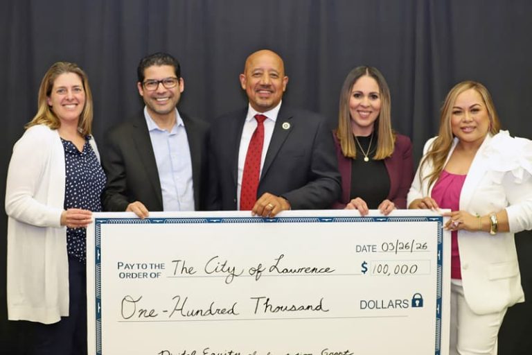 $100,000 para modernizar espacios públicos y ampliar la equidad digital