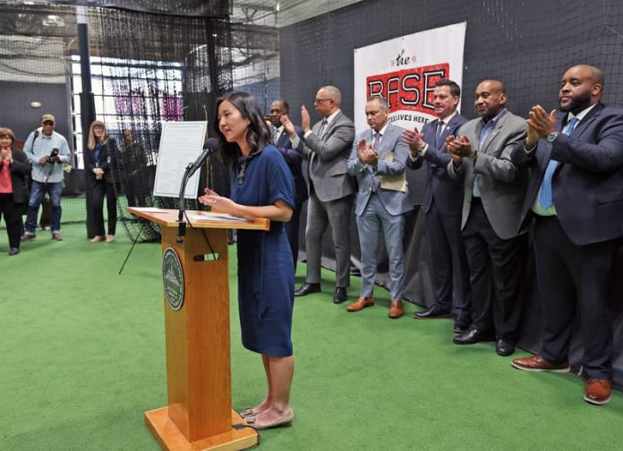 Alcaldesa Michelle Wu habla claro