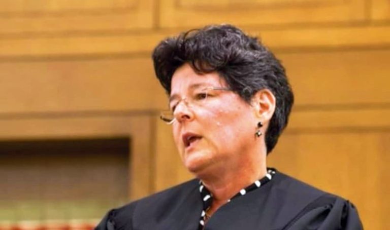 Jueza Federal Allison Burroughs.
