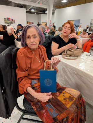 Celebran D&iacute;a de la Madre en &ldquo;Nuevo D&iacute;a&rdquo; Nro. 2 en West Roxbury