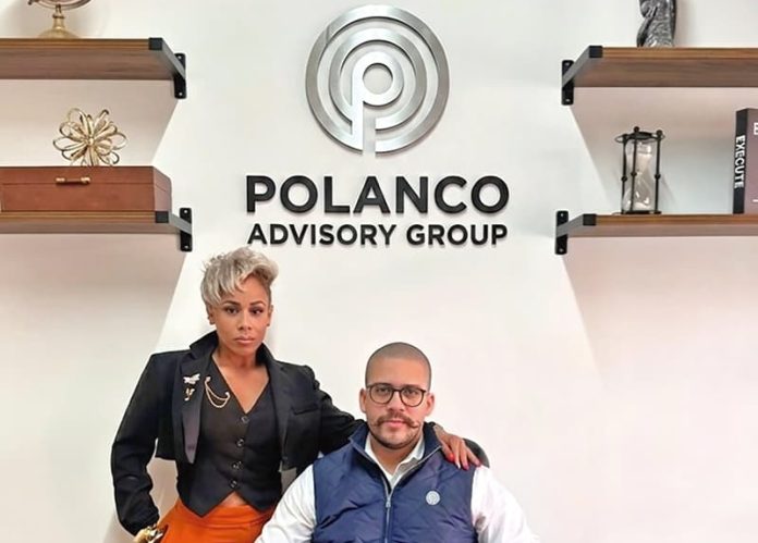 Bradley y Katherine Polanco de Advisory Group en Lawrence.
