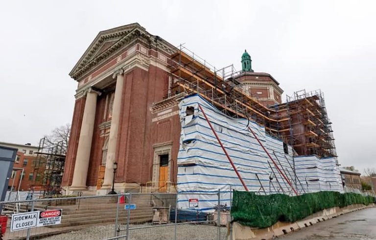 Lo que fue la Iglesia del Santísimo Sacramento en Hyde Square.