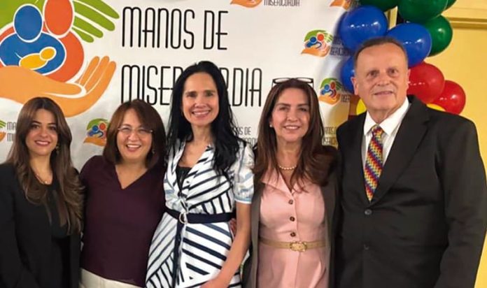 Reconocidas activistas extienden la mano a "Manos de Misericordia".