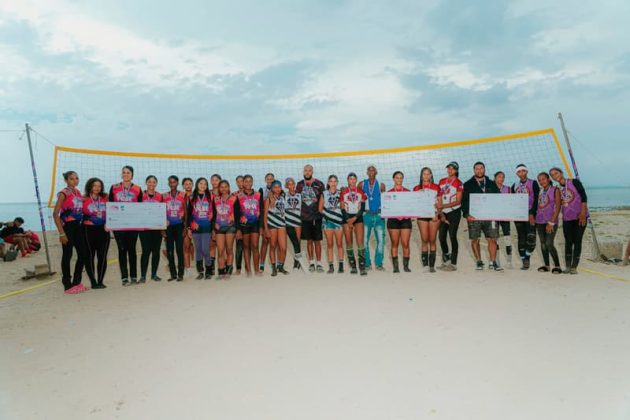 Campeonas voleibol en BiteKite Fest