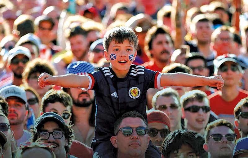 Niño en Fan Fest