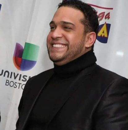 TV Host Motivacional of the year Efrain Abreu