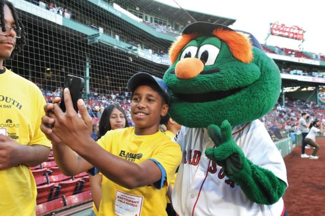 14 LYRD2 estudiantes con mascota 2