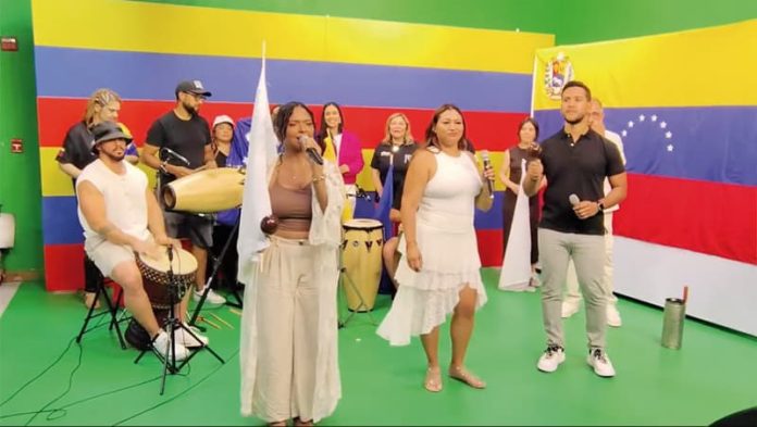 Gran participación. Nare Villarreal y su grupo de música en la teletón a beneficio de Venezuela.