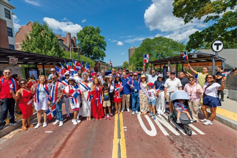 Dominicanos encendieron el Franklin Park de Boston