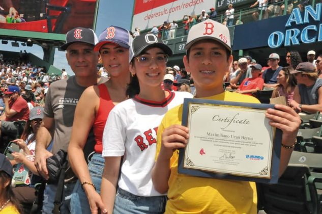 Familias celebrando