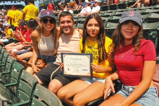 Familias celebrando