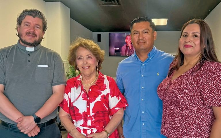 Cónsul de Ecuador inaugura El Fogón Restaurant en Milford
